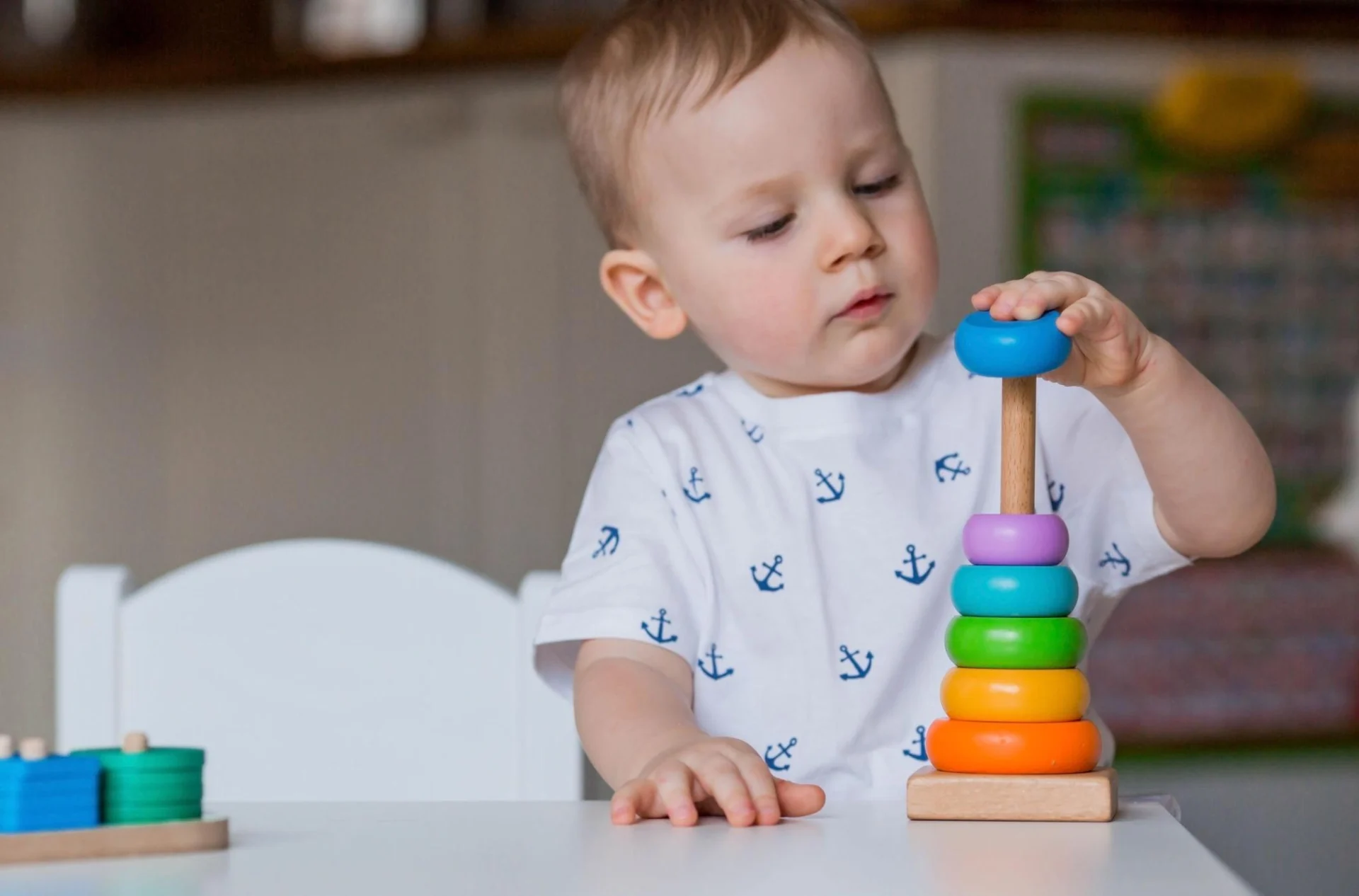 little-boy-is-playing-educational-logic-games